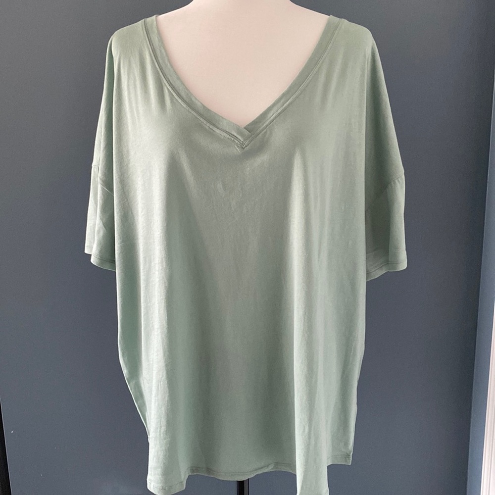 NWT - Cotton Reitmans Hyba Top